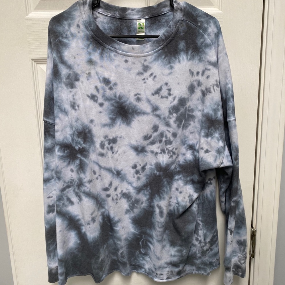 Soft tie dye sweatshirt